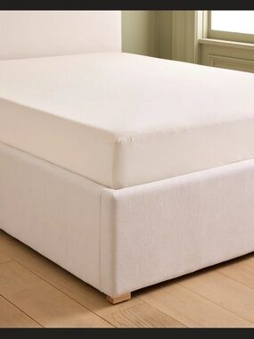 Quince Organic Cotton Waterproof Mattress Protector